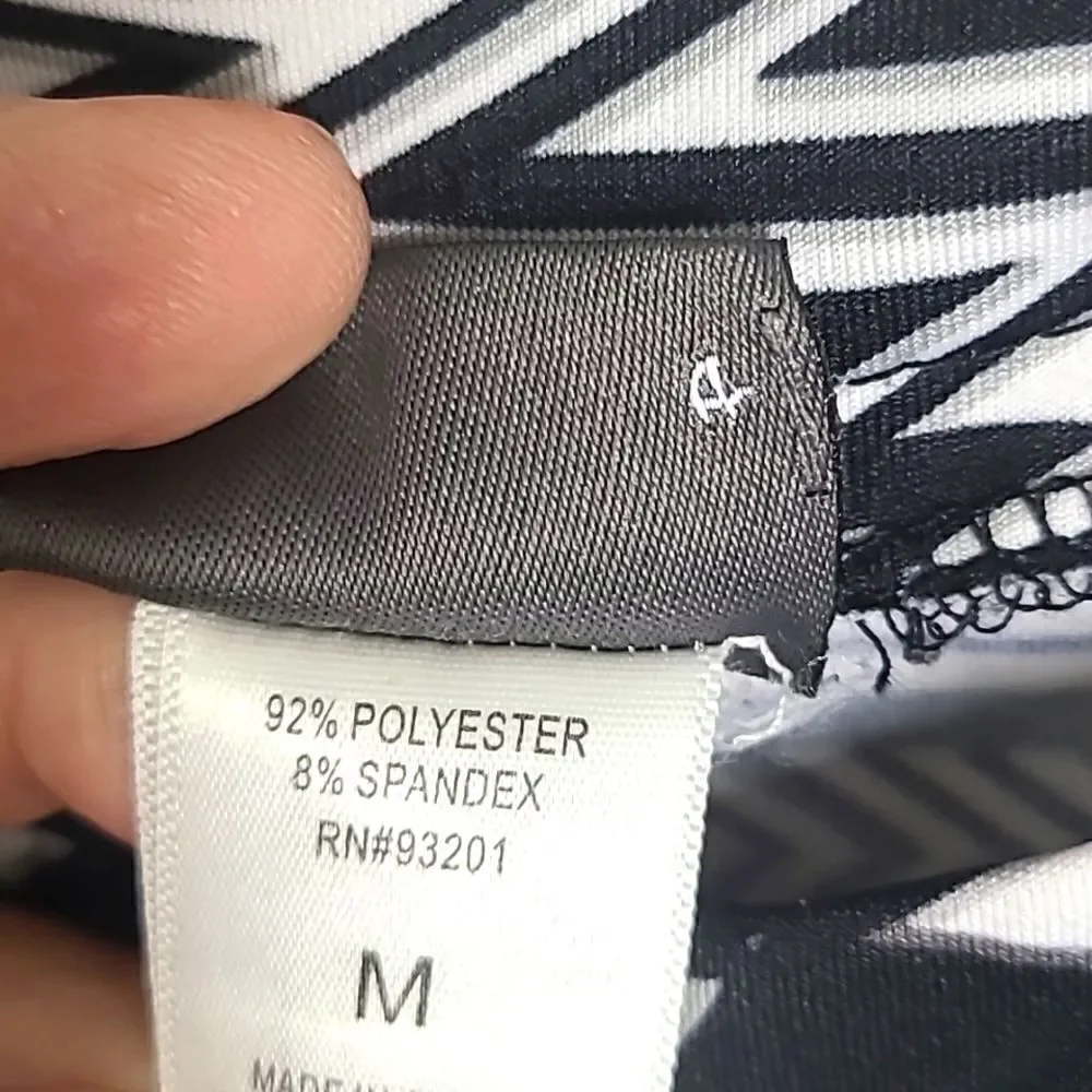 Dots Black & White Aysemetrical Print Dress with Pockets in Front, Size Medium